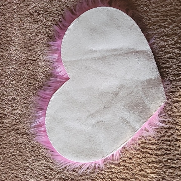 Plush Heart Shaped Rug Plush Heart Shaped Rug Plush Heart Shaped Rug shaggy rug - Picture 8 of 9